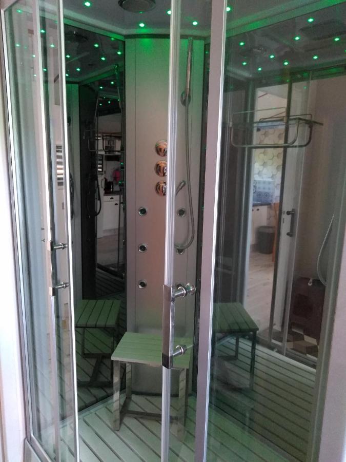 Le Haut Village Chambre D'Hotes Mobi-Loft Cosy Sauna ,Douche ,Chromotherapie Arrest Kültér fotó
